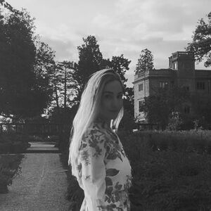 Hey, I’m Britt.

Lots of designer and cute children’s pieces.

Make an offer :)